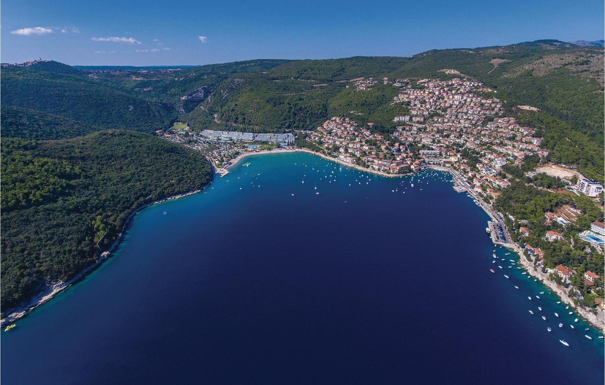 Beautiful Apartment In Rabac With Kitchen Екстер'єр фото